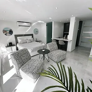 Ocean Front Coral Luxury Apartment